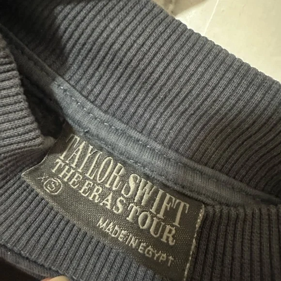 Taylor Swift Gray Tour Sweatshirt - Picture 4 of 6
